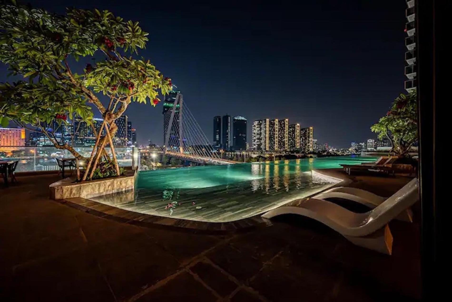 The Opera Apartment Cental Saigon Free Pool-Gym-Sauna Room- Golf Mini Cidade de Ho Chi Minh Exterior foto